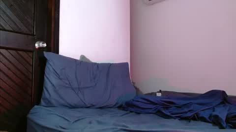 Snapshot of mike_d1030 chatting on 02.05.25 mike_d1030 online show from 02.05.25