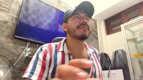 Snapshot of mike_flirt chatting on 12.22.24 mike online show from 12.22.24