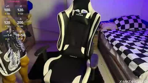 Mike Pineapple online show from 03.18.26