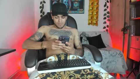 mikee_scooth online show from 01.11.25