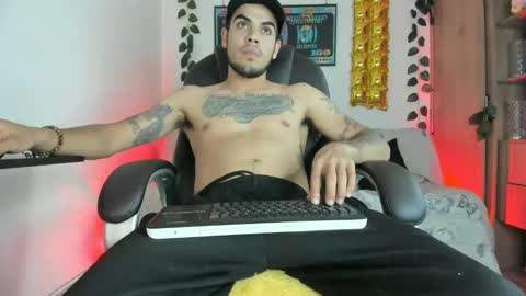mikee_scooth online show from 01.14.25