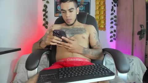 mikee_scooth online show from 02.06.25