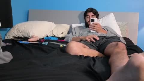 Snapshot of mikehawk1589 chatting on 10.07.25 mikehawk1589 online show from 10.07.25