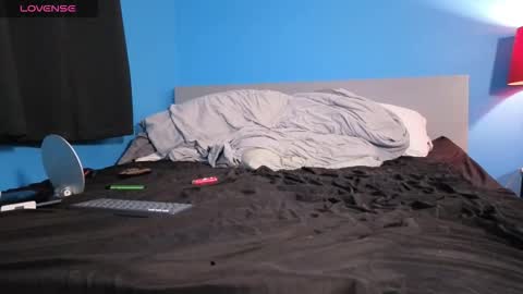 Snapshot of mikehawk1589 chatting on 10.17.25 mikehawk1589 online show from 10.17.25