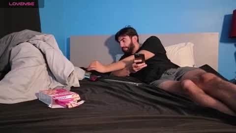 Snapshot of mikehawk1589 chatting on 10.20.25 mikehawk1589 online show from 10.20.25