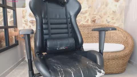 Snapshot of mikepark_ chatting on 09.26.25 MIKE PARK online show from 09.26.25