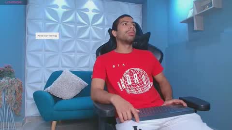 Snapshot of mikepark_ chatting on 10.07.25 MIKE PARK online show from 10.07.25