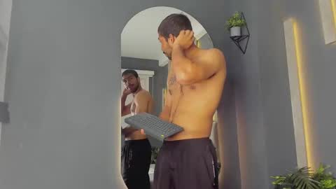 Snapshot of mikepark_ chatting on 10.17.25 MIKE PARK online show from 10.17.25