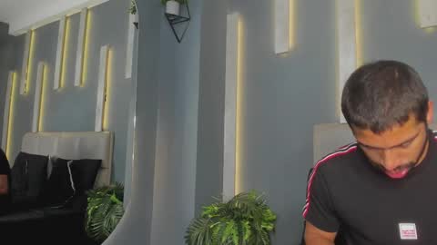 Snapshot of mikepark_ chatting on 10.23.25 MIKE PARK online show from 10.23.25