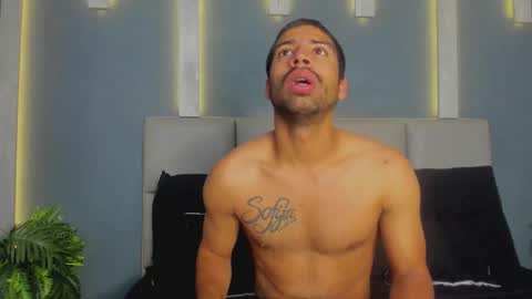 Snapshot of mikepark_ chatting on 10.30.25 MIKE PARK online show from 10.30.25