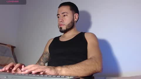 Snapshot of mikesantoss1 chatting on 11.29.25 Mike online show from 11.29.25