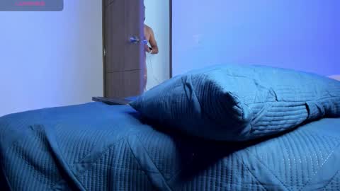 Snapshot of mikesantoss1 chatting on 03.04.26 Mike online show from 03.04.26