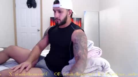 Snapshot of mikethomson01 chatting on 10.29.25 Mike online show from 10.29.25