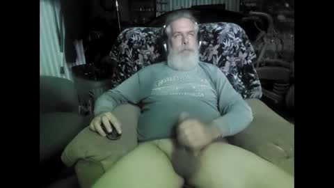 Snapshot of mikevm420 chatting on 12.16.24 mike online show from 12.16.24