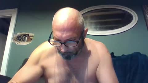 Snapshot of mikeweis1018 chatting on 09.27.25 mikeweis1018 online show from 09.27.25