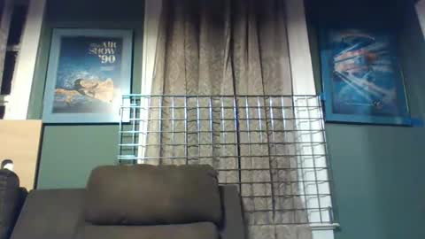 Snapshot of mikeweis1018 chatting on 10.19.25 mikeweis1018 online show from 10.19.25