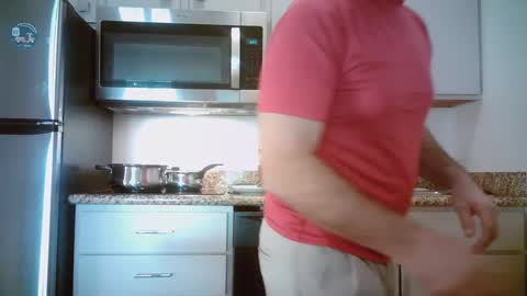 Snapshot of mikewulds chatting on 12.08.24 Mike online show from 12.08.24