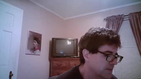 Snapshot of mikewulds chatting on 12.19.24 Mike online show from 12.19.24