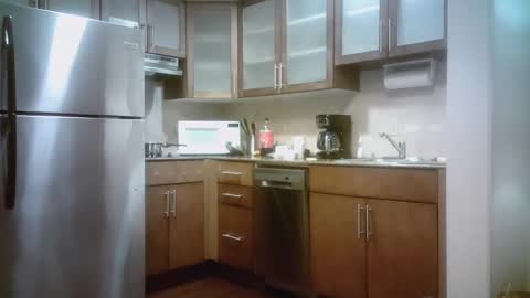 Snapshot of mikewulds chatting on 02.04.25 Mike online show from 02.04.25