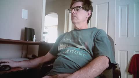 Snapshot of mikewulds chatting on 09.20.25 Mike online show from 09.20.25