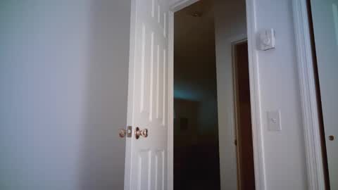 Snapshot of mikewulds chatting on 10.03.25 Mike online show from 10.03.25