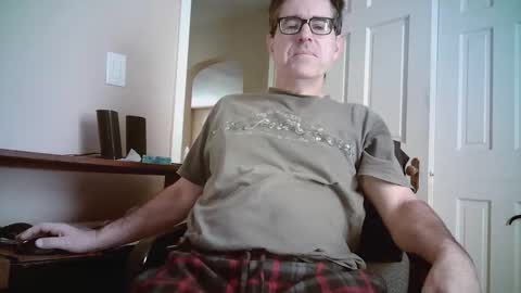 Snapshot of mikewulds chatting on 10.18.25 Mike online show from 10.18.25