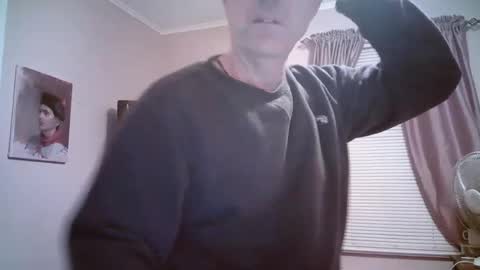 Snapshot of mikewulds chatting on 10.27.25 Mike online show from 10.27.25