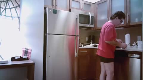 Snapshot of mikewulds chatting on 11.11.25 Mike online show from 11.11.25