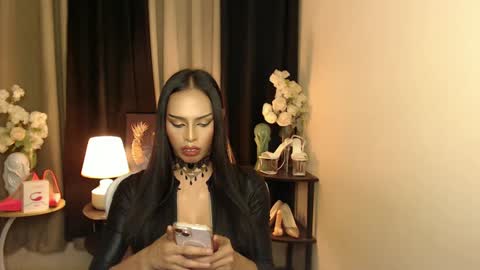 Mistress MikeyAlawi online show from 01.14.25