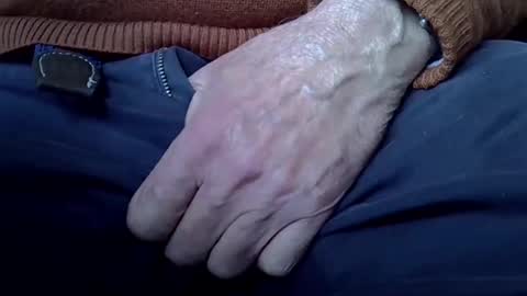 Snapshot of mikeybed chatting on 02.10.25 mikeybed online show from 02.10.25