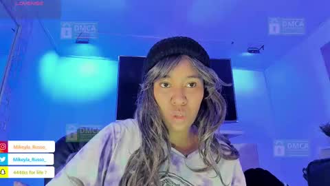 Snapshot of mikeyla_russo_ chatting on 10.04.25 Mikeyla online show from 10.04.25