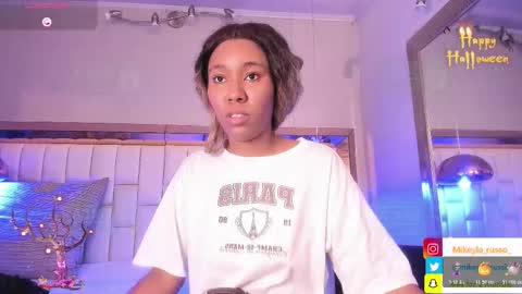 Snapshot of mikeyla_russo_ chatting on 10.24.25 Mikeyla online show from 10.24.25