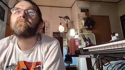 Snapshot of mikeylikesit38 chatting on 12.19.24 Mikey online show from 12.19.24