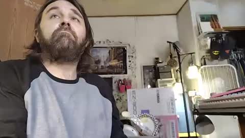 Snapshot of mikeylikesit38 chatting on 01.11.25 Mikey online show from 01.11.25