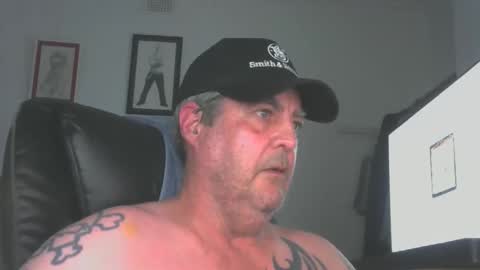 Snapshot of mikeyomalley73999 chatting on 10.21.25 mikeyomalley73999 online show from 10.21.25