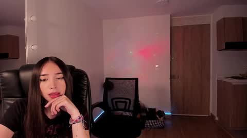 Snapshot of mikeyvioleta chatting on 10.14.25 VIOLETAMIKE online show from 10.14.25