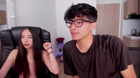 Snapshot of mikeyvioleta chatting on 10.22.25 VIOLETAMIKE online show from 10.22.25