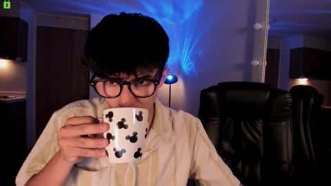 Snapshot of mikeyvioleta chatting on 02.15.26 VIOLETAMIKE online show from 02.15.26