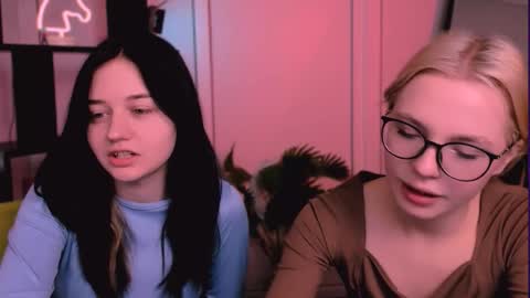 miki_ti online show from 11.21.25