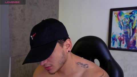 Snapshot of mikke_love chatting on 05.24.26 MIKKE online show from 05.24.26
