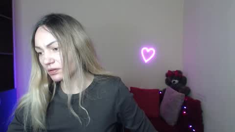 Snapshot of mikkey_mouse8 chatting on 02.25.26 Adalina online show from 02.25.26