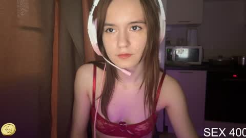 Snapshot of mikkilinalove chatting on 05.28.26 MikkiLina online show from 05.28.26