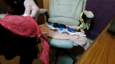 Snapshot of mikky36b chatting on 02.08.25 Michael online show from 02.08.25