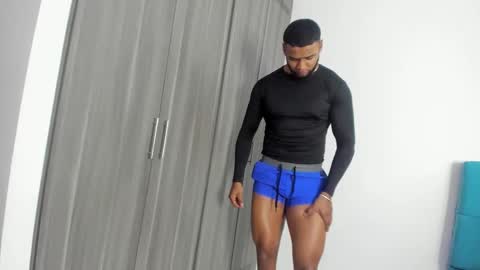 Snapshot of miky_xxx chatting on 10.08.25 Miky online show from 10.08.25