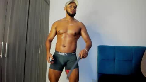 Snapshot of miky_xxx chatting on 10.18.25 Miky online show from 10.18.25