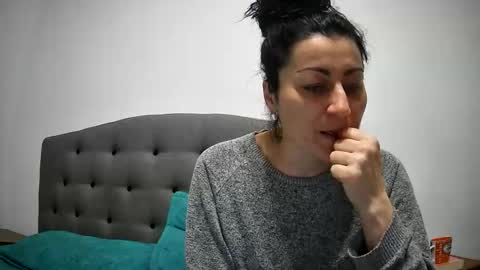 Mikyloveu online show from 02.05.26