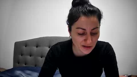 Mikyloveu online show from 02.19.26