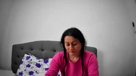 Mikyloveu online show from 04.21.26