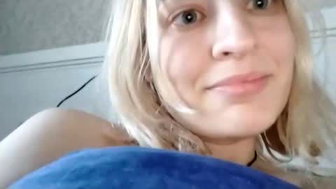 Snapshot of mila_420 chatting on 10.18.25 Mila 420 online show from 10.18.25