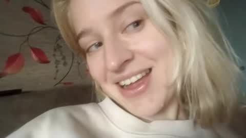 Snapshot of mila_420 chatting on 11.12.25 Mila 420 online show from 11.12.25